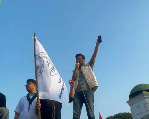 Periwisata dalam Kepungan: Menggugat Paradigma ‘Kuantitas’ yang Mengabaikan Kedaulatan Lokal
