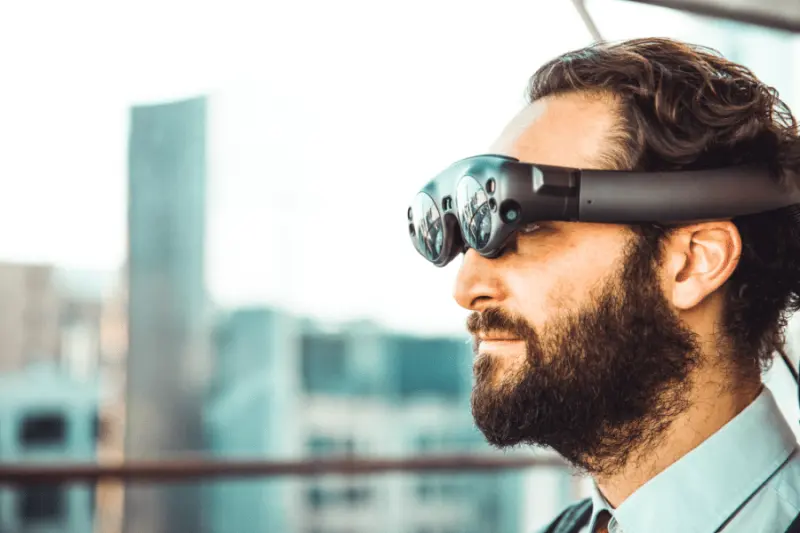 Mencoba Kacamata AR Terbaru di 2026: Apakah Benar Bisa Menggantikan Smartphone?