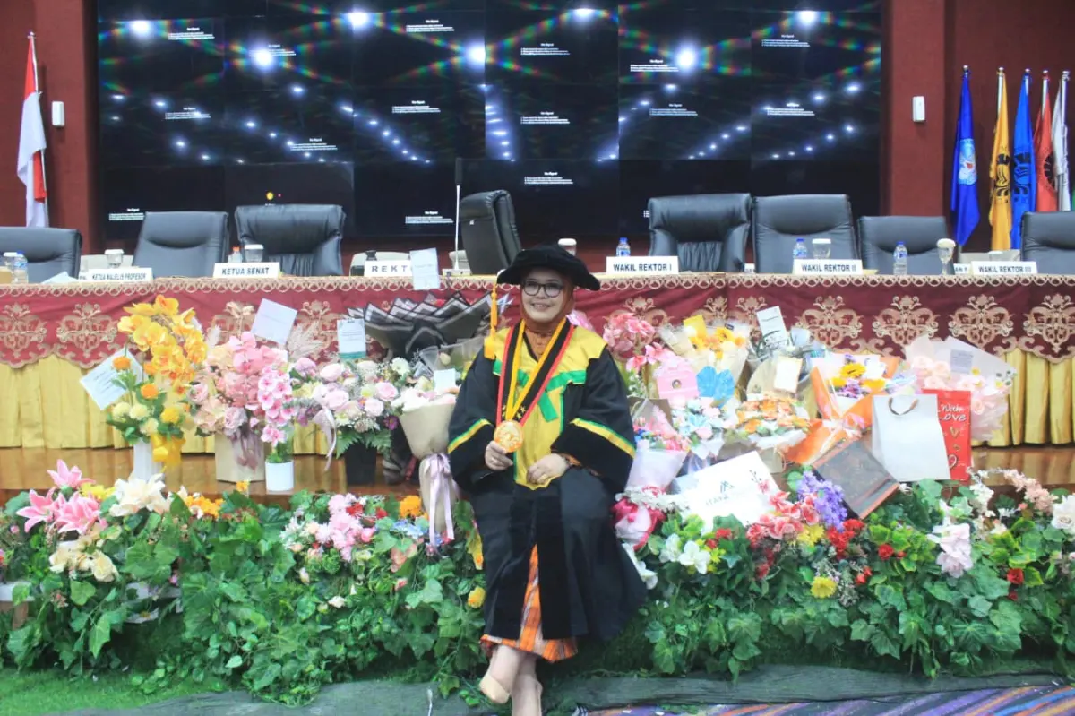 "Yang Kita Tinggalkan Bukan Gelar, Melainkan Generasi", Pesan Prof. Widya dalam Orasi Pengukuhan Guru Besar di UNM