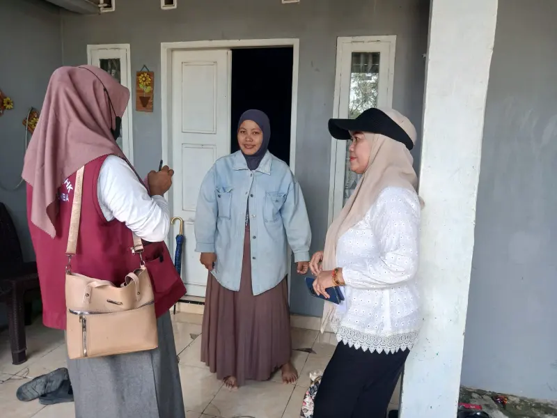 DLHK Bulukumba Ubah Penagihan Retribusi Sampah Jadi Ajang Sosialisasi Digitalisasi dan Dialog Warga di Paenre Lompoe