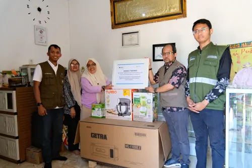 Dorong Ekonomi Desa, PLN NP UP Punagaya Salurkan Bantuan CSR 'VOKASI PESAT' ke UMKM Cahaya Mallasoro