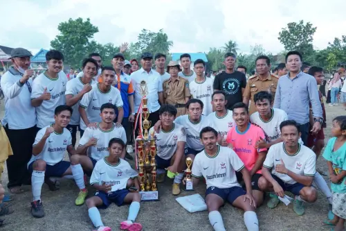 Bupati Andi Utta Tutup Bupati Cup II Zona Bonto Bahari Serahkan Tropi dan Hadiah ke Pemenang