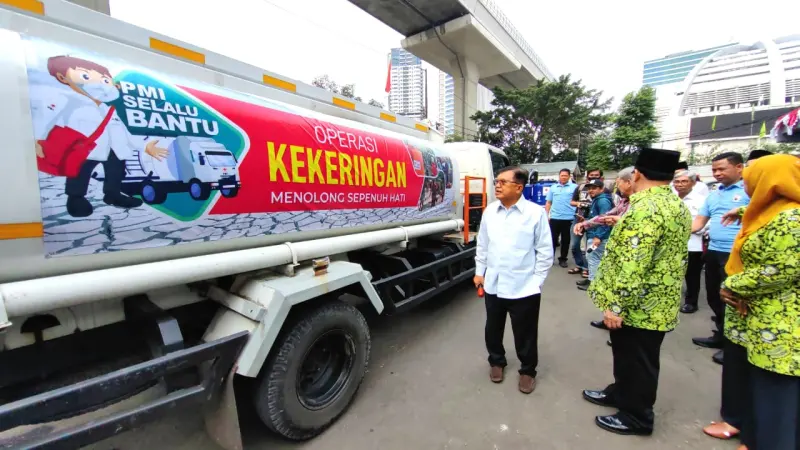Palang Merah Indonesia Gelar Operasi Distribusi 300 Juta Liter Air Bersih untuk Mengatasi Kekeringan