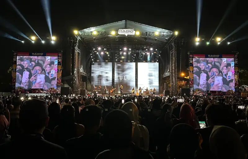 Rakom Fest Torehkan Prestasi Melalui Event Musik Menghadirkan Tulus dan Fourtwnty Disaksikan Ribuan Pengunjung