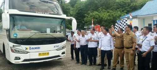 Bus Damri Hadir Layani Trayek Bandara Sultan Hasanuddin - Pelabuhan ASDP Bira