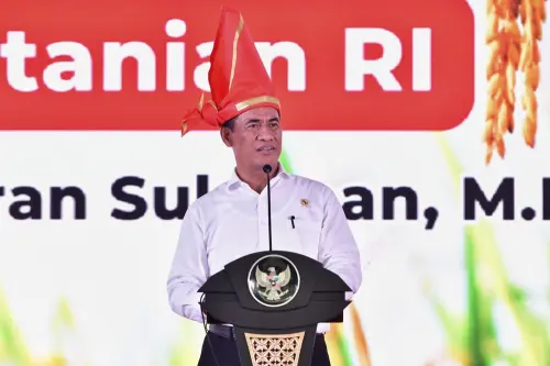 Fantastis, Menteri Pertanian RI Serahkan Bantuan ke Sulsel senilai Rp 410 Miliar