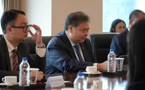 Menko Perekonomian Airlangga Bertemu CEO LG CNS di Korsel