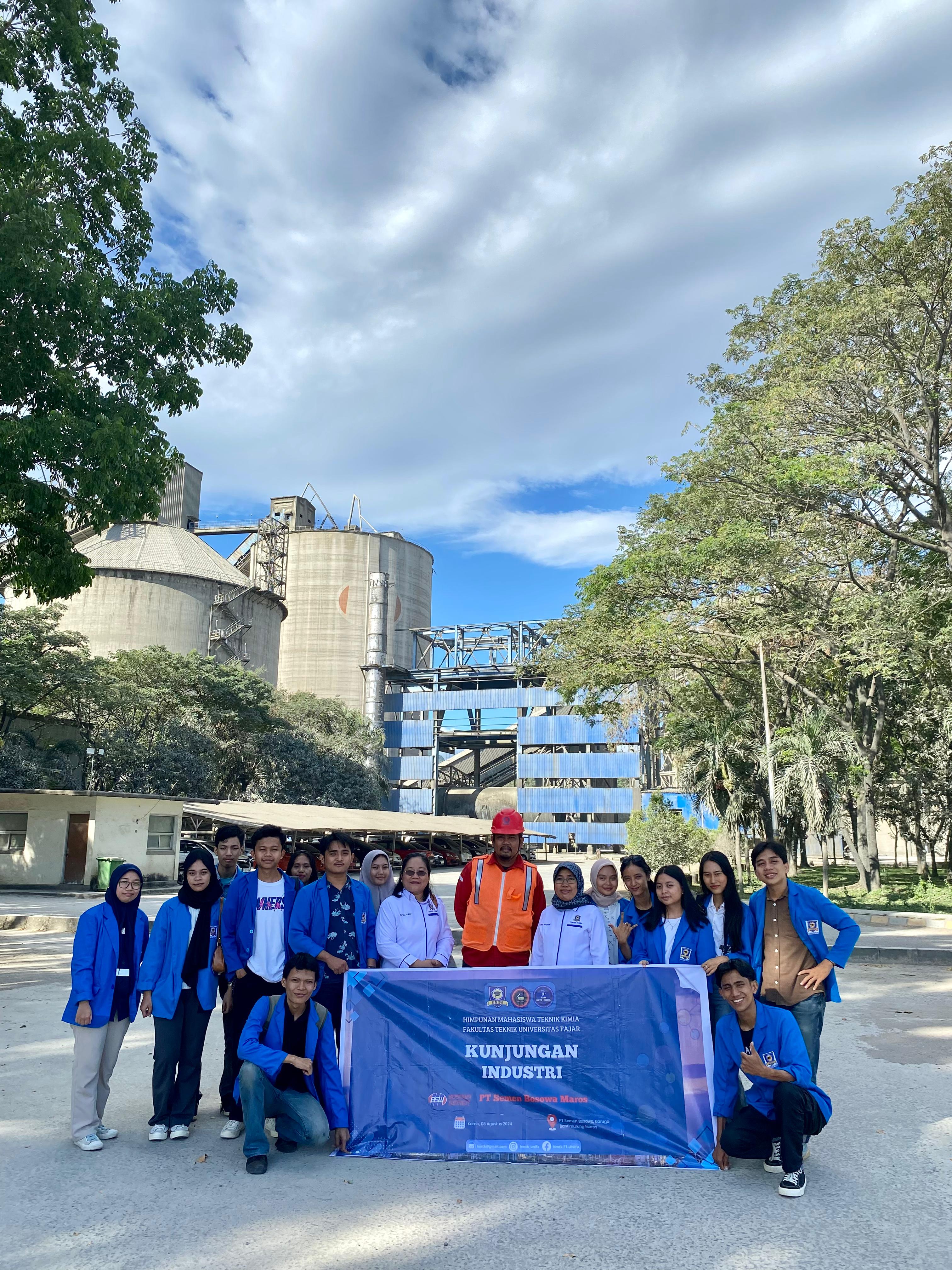 Mahasiswa Teknik Kimia Mengenal PT. Semen Bosowa melalui Kunjungan Industri