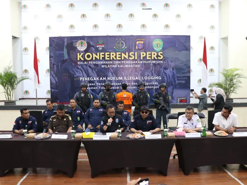Bongkar Sindikat Kayu Ilegal Asal Kalimantan: Direktur Perusahaan Peredaran Kayu Ilegal buron 7 bulan ditangkap Gakkum LHK