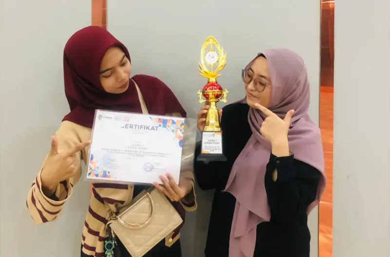 Climb for the Climate, Media Edukasi SMK Kesehatan Terpadu Mega Rezky Makassar Sabet Juara 1 Lomba Esai