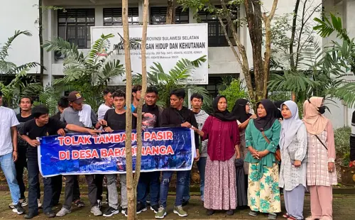 Tolak Penambangan Pasir, Puluhan Warga Pinrang Walkout dari Rapat Koordinasi Lingkungan Hidup