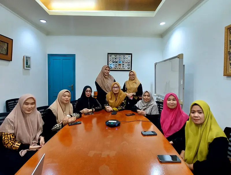 Dharma Wanita Persatuan Pusdal LH SUMA-KLH Menghadiri "Ngabuburit Bareng DWP" Secara Virtual