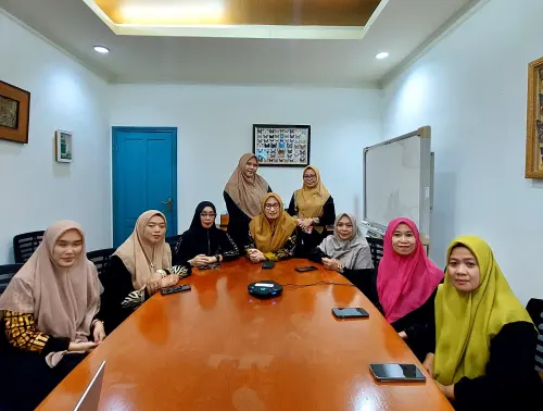 Dharma Wanita Persatuan Pusdal LH SUMA-KLH Menghadiri "Ngabuburit Bareng DWP" Secara Virtual