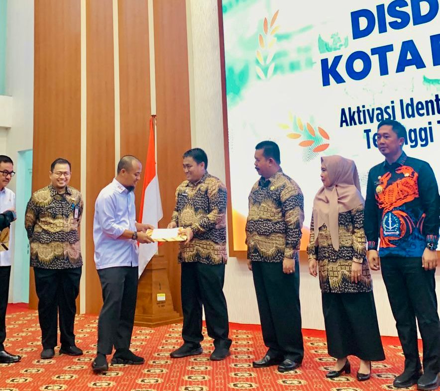 Disdukcapil Bulukumba Sabet Penghargaan Perekaman KTP El Tertinggi se Sulsel 2024