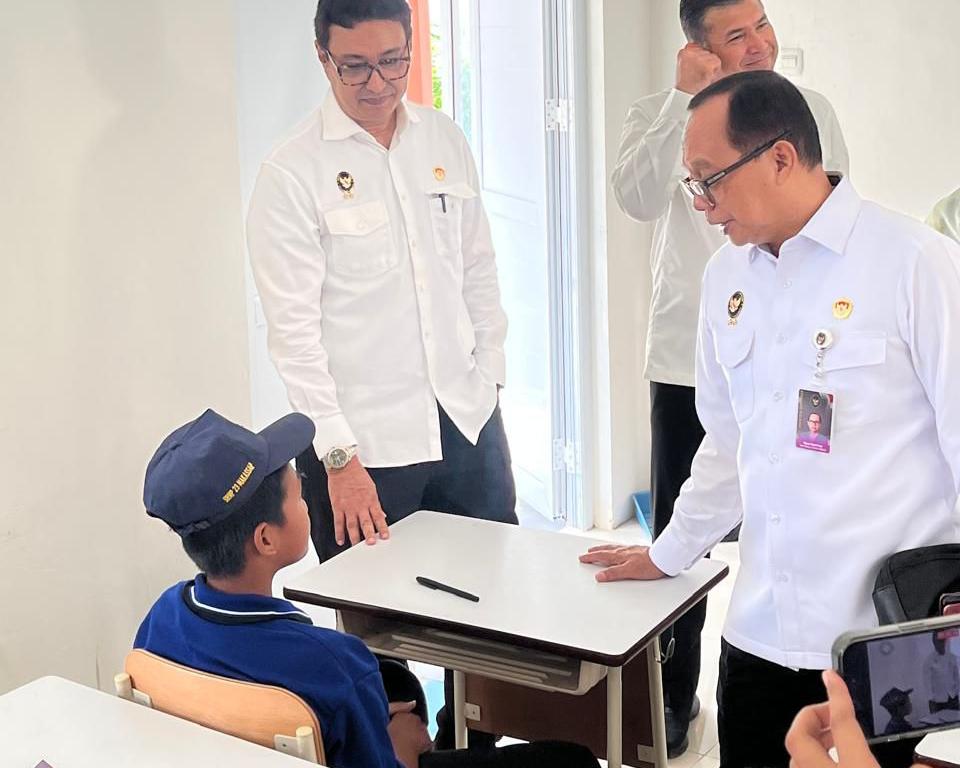 Kemenko Polkam Tinjau Dua Sekolah Rakyat di Sulsel, Soroti Kekurangan Fasilitas dan Tenaga Pendidik