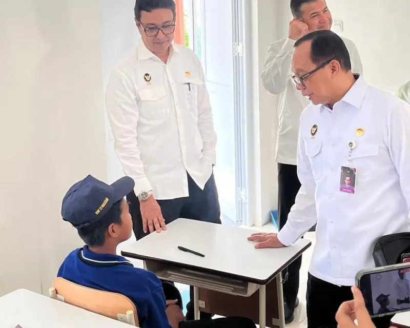 Kemenko Polkam Tinjau Dua Sekolah Rakyat di Sulsel, Soroti Kekurangan Fasilitas dan Tenaga Pendidik