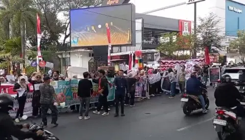 Aliansi GERAM PLTSa Kepung Kantor DPRD, Tuntut Proyek Pembangkit Sampah Dipindahkan