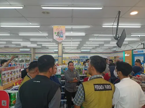 Dorong Kemitraan dengan UMKM, Ketua Komisi B DPRD Sidak Toko Modern
