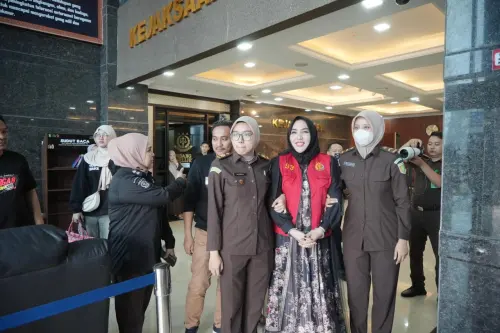 Kejati Sulsel Eksekusi Bos Skincare Mira Hayati ke Lapas Makassar