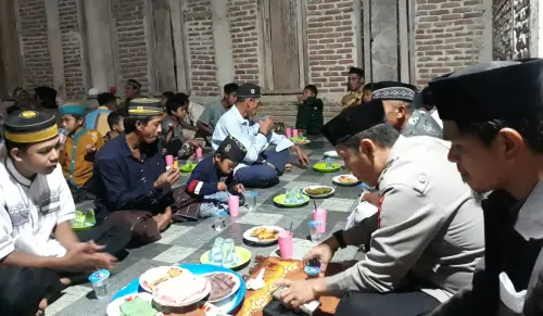 Dari Gotong Royong Warga, Masjid Al-Ihsan Hidup di Ramadan