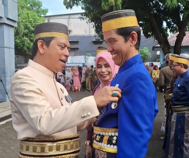 Guru Besar Teknik Kimia Unifa Prof Ismail Dianugerahi Satyalancana Karya Satya di Hardiknas 2026